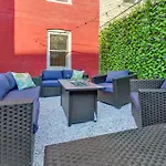 Historic Petworth Homestay